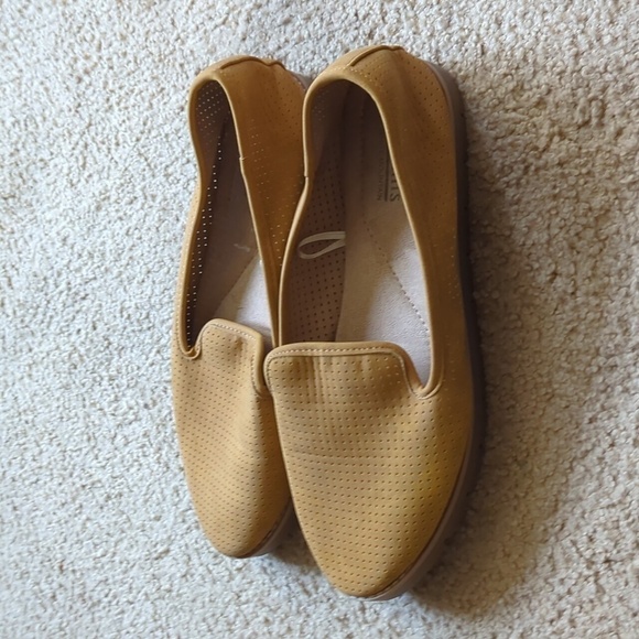 Cliffs by White Mountain Mustard Yellow Slip On Loafers - Picture 3 of 13